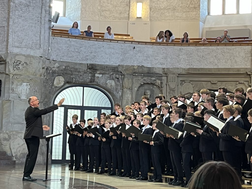 "Wir sind zurück" | Dresdner Kreuzchor eröffnet neue Vespersaison 2024-25 4