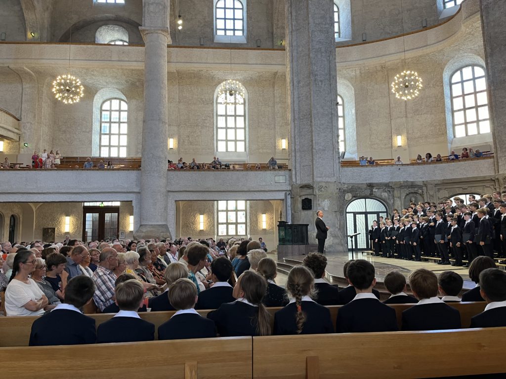 "Wir sind zurück" | Dresdner Kreuzchor eröffnet neue Vespersaison 2024-25 7